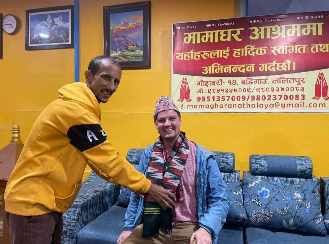 अमेरिका देखी नगद तथा शैक्षिक सामाग्री सहयोग